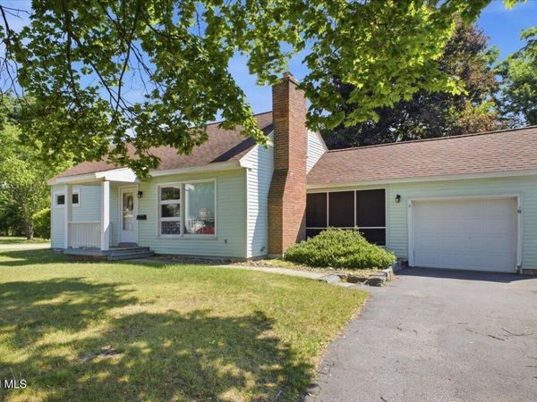 6 Carlton Drive, Queensbury, NY 12804