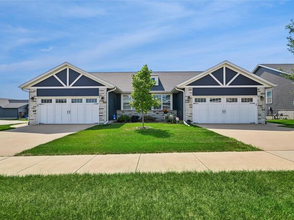 1395 Applewood Drive , Fairfax, IA 52228