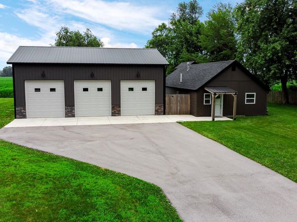 674 W 1000 S, Hebron, IN 46341
