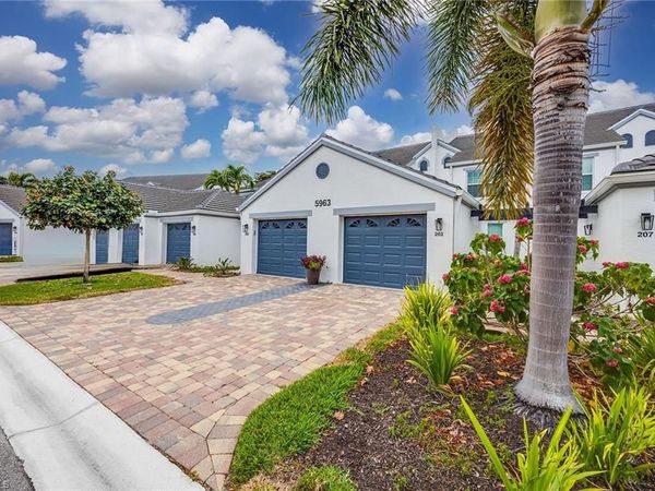 5963 Sand Wedge LN , Unit 205, NAPLES, FL 34110