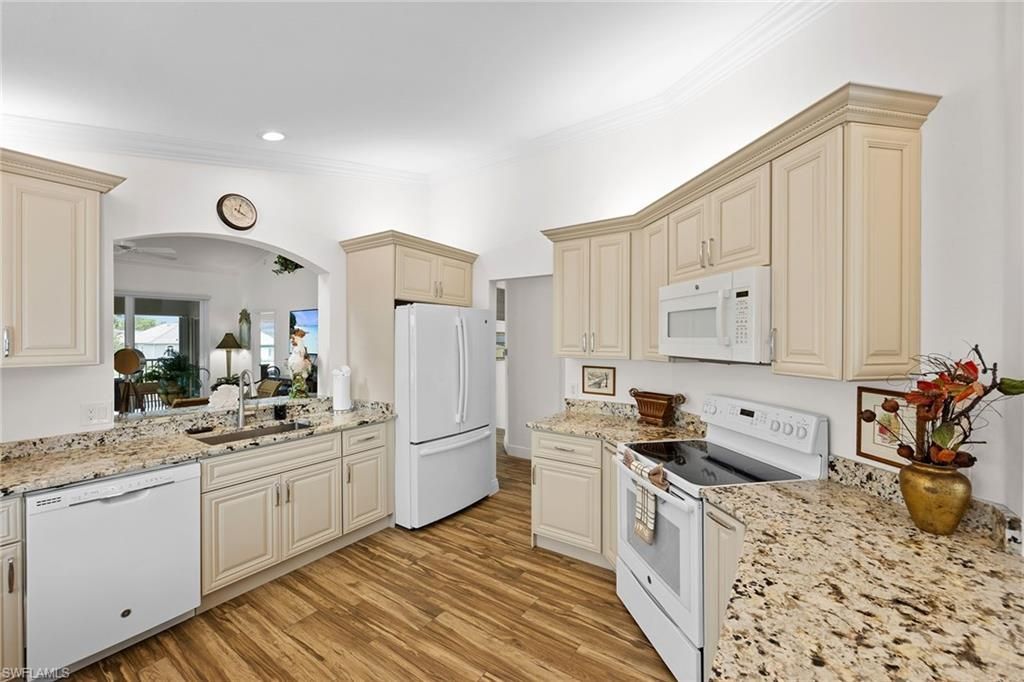 5963 Sand Wedge Ln , Unit 205, Naples, FL 34110 Photo