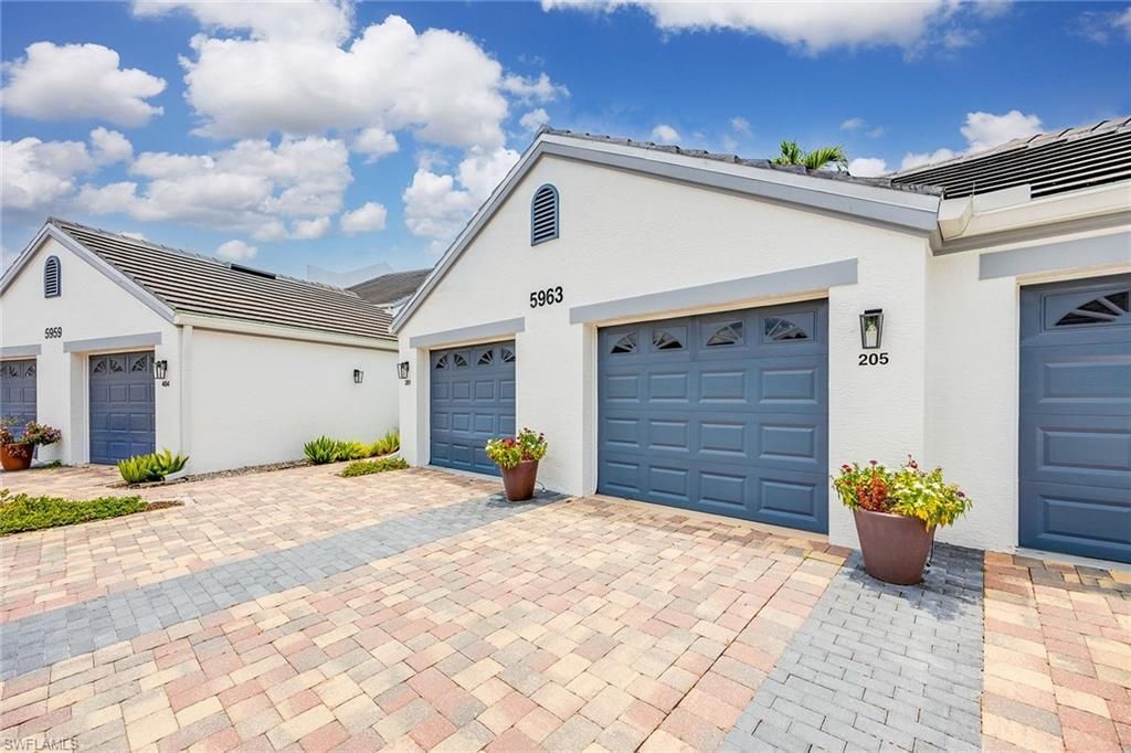 5963 Sand Wedge Ln , Unit 205, Naples, FL 34110 Photo