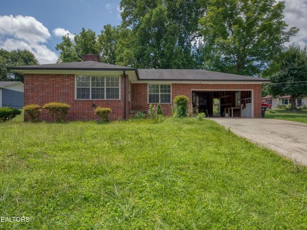 315 Berger St, Athens, TN 37303