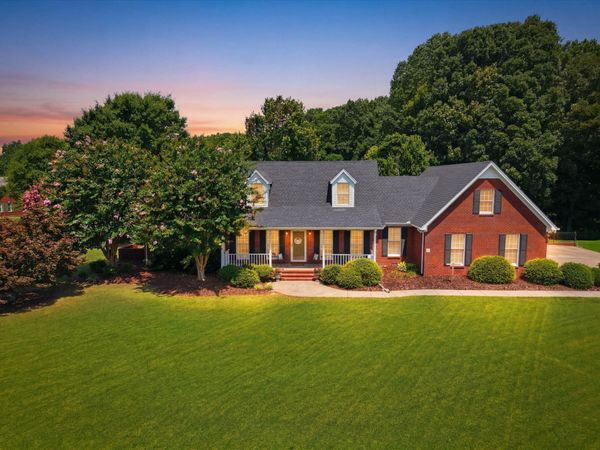 4 Derby Dr , Fayetteville, TN 37334