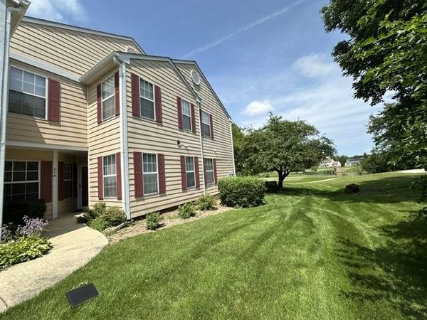 21 TRUMAN Court, Unit A, Streamwood, IL 60107