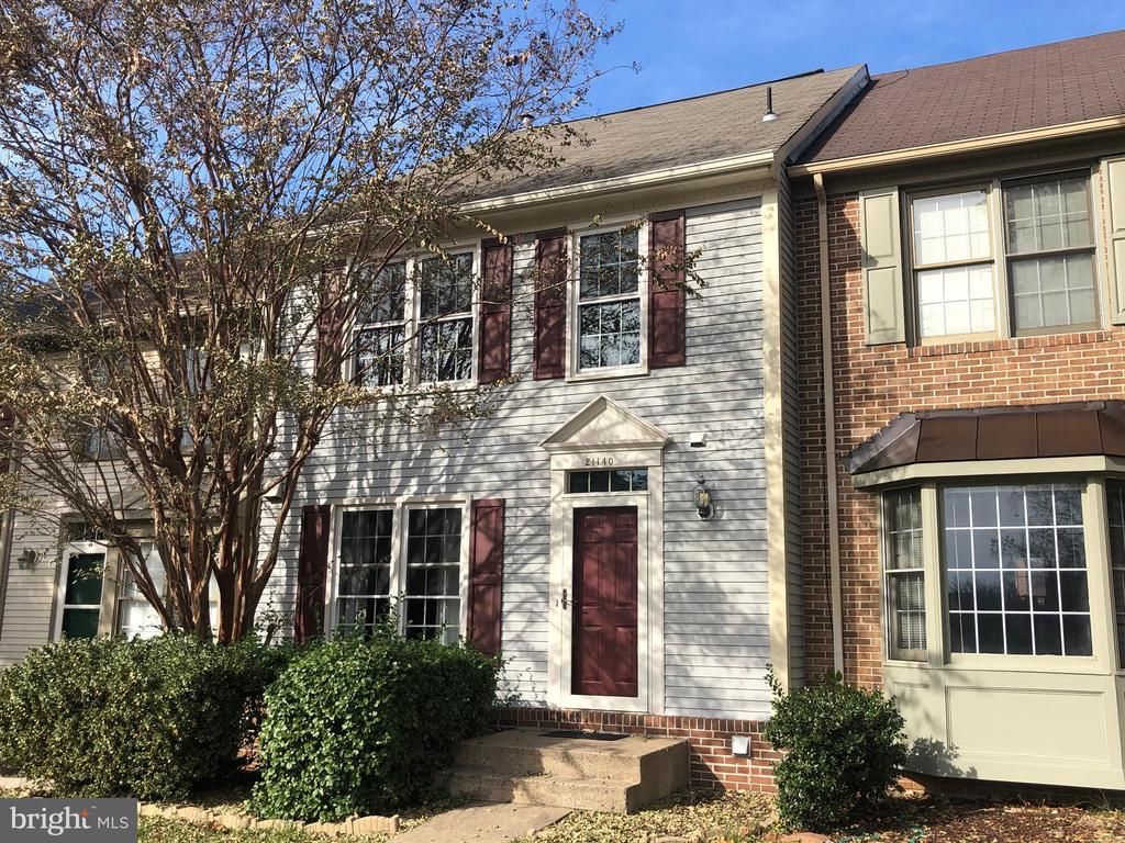 21140 Winding Brook Square, Ashburn, VA 20147 Main Photo