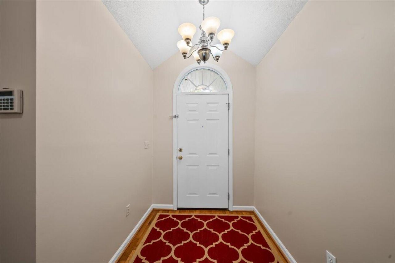 667 Ponderosa Drive Photo 4