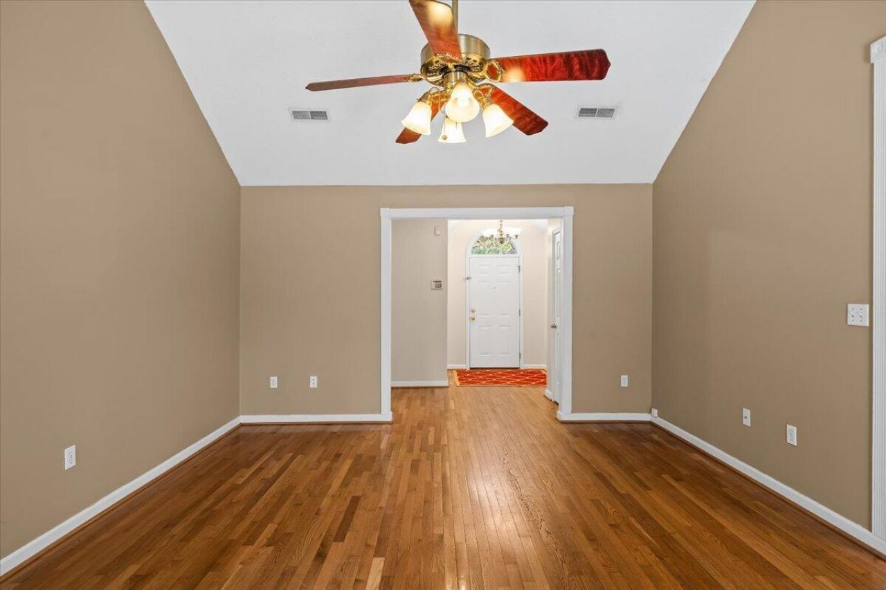 667 Ponderosa Drive Photo 8
