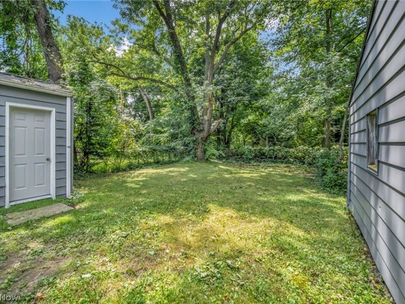 1276 Frederick Boulevard, Akron, OH 44320 Photo 3