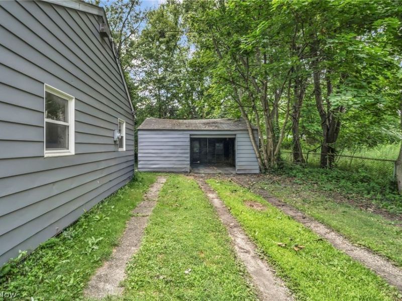 1276 Frederick Boulevard, Akron, OH 44320 Photo 4