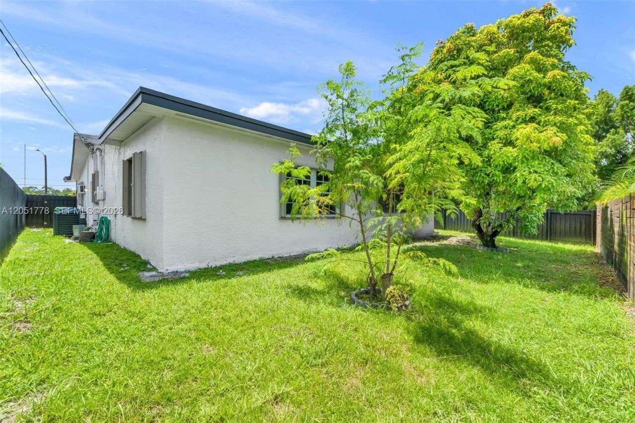 3432 SW 63rd Way , Miramar, FL 33023 Photo