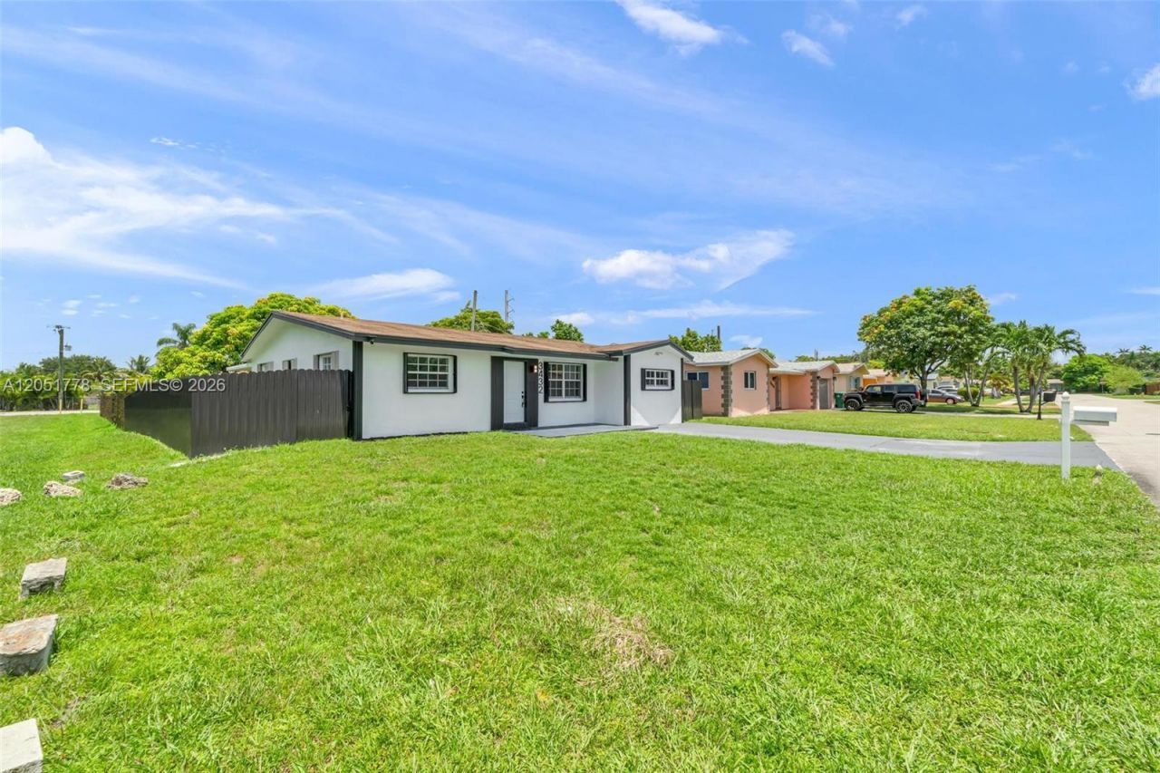 3432 SW 63rd Way , Miramar, FL 33023 Photo