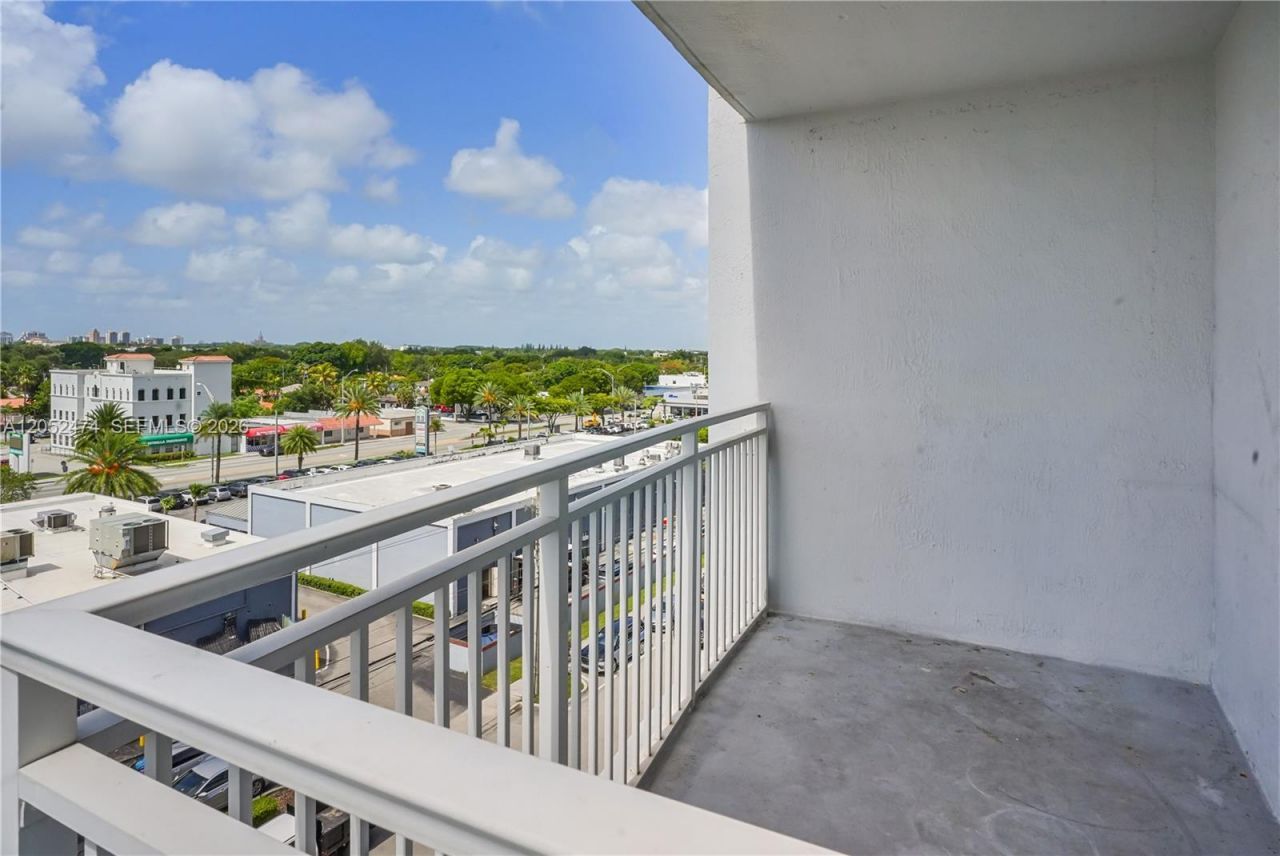 60 NW 37th Ave, Unit 608, Miami, FL 33125 Photo
