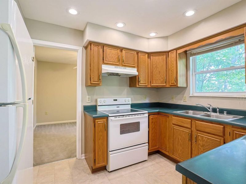 6502 Blossomwood Court, Florence, KY 41042 Photo 12