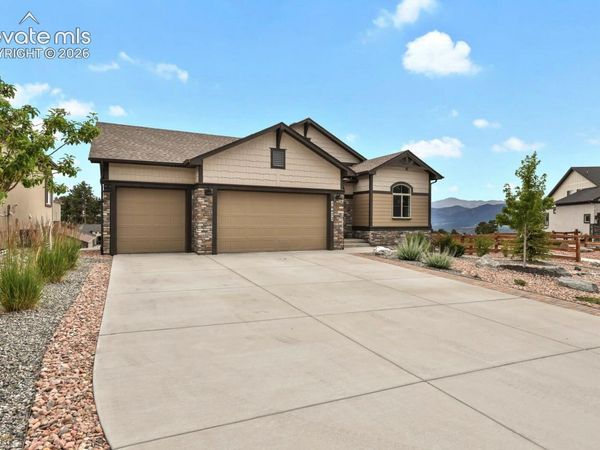 16472 Golden Sun Way, Monument, CO 80132