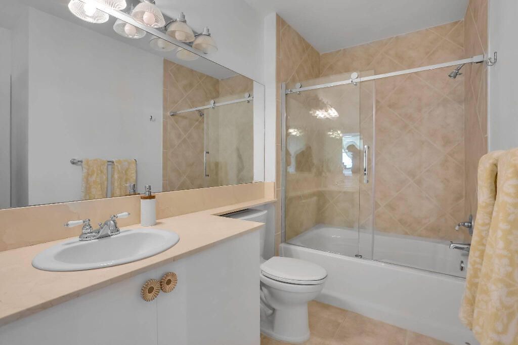 806 E Windward Way, Unit 617, Lantana, FL 33462 Photo