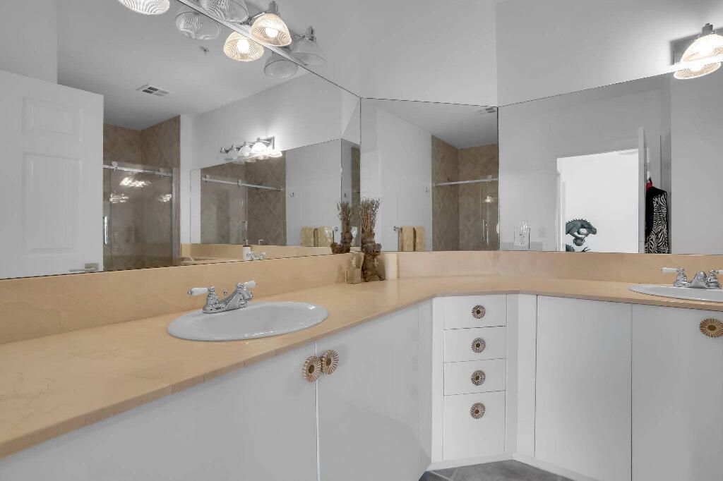806 E Windward Way, Unit 617, Lantana, FL 33462 Photo