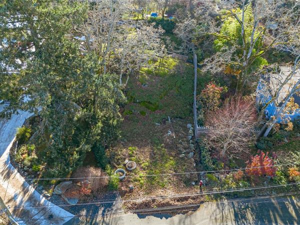 1540 Athlone Dr , Saanich, BC V8P 2T1