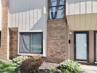 23478 Lahser Road, Southfield, MI 48033