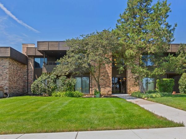 1365 N Sterling Avenue , Unit 208B, Palatine, IL 60067