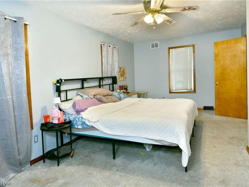 405 Oak Knoll Avenue SE, Warren, OH 44483 Photo 22