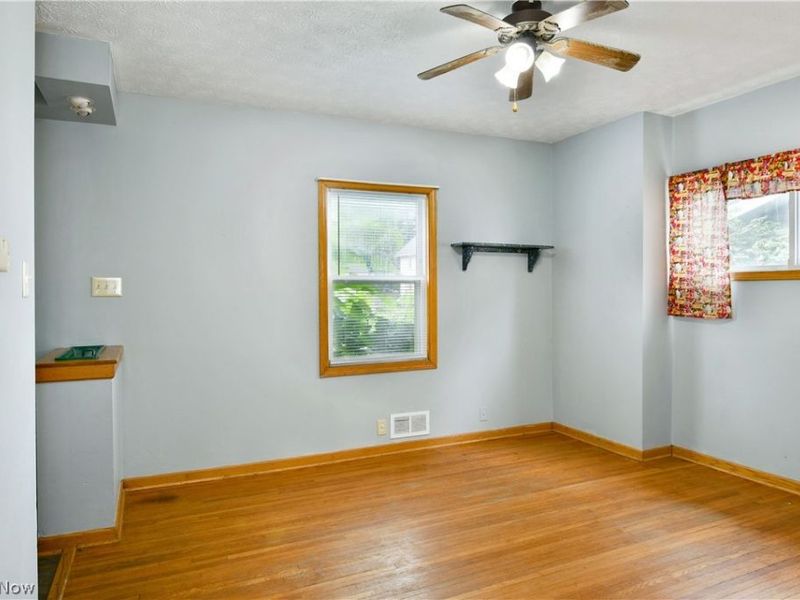 405 Oak Knoll Avenue SE, Warren, OH 44483 Photo 6