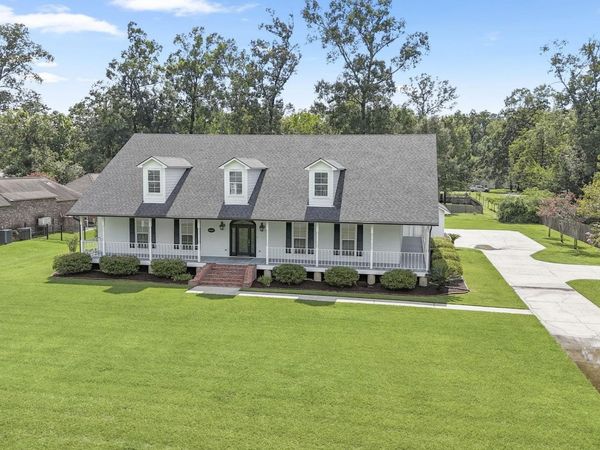 6323 Oak Cluster Dr, Greenwell Springs, LA 70739