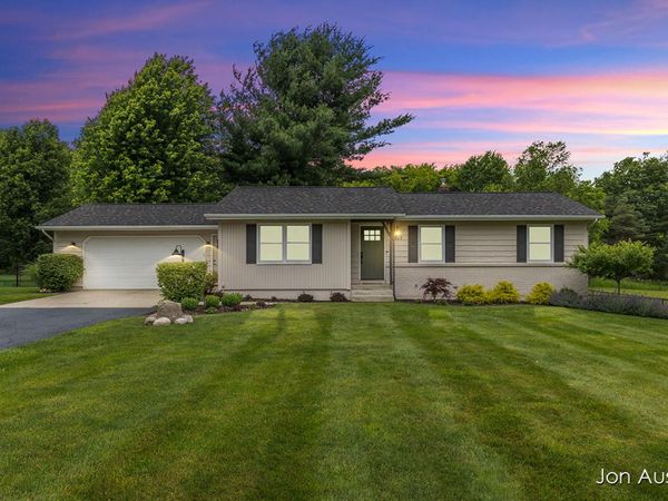 6323 Longacre Street NE, Rockford, MI 49341