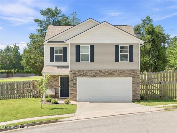 1066 Green Way Drive, Morristown, TN 37813