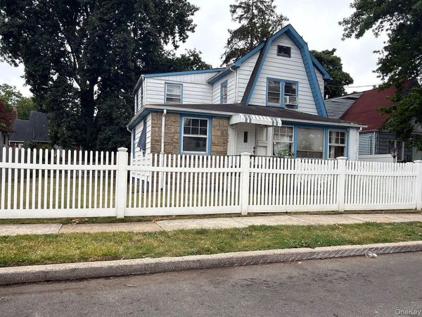 840 Kings Parkway , Baldwin, NY 11510