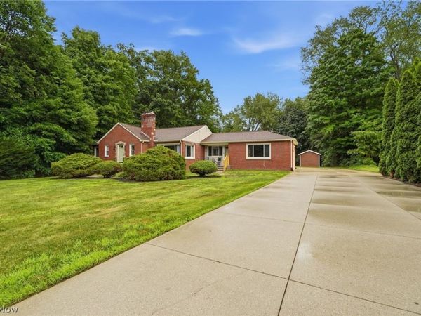 523 Rotunda Avenue , Akron, OH 44333