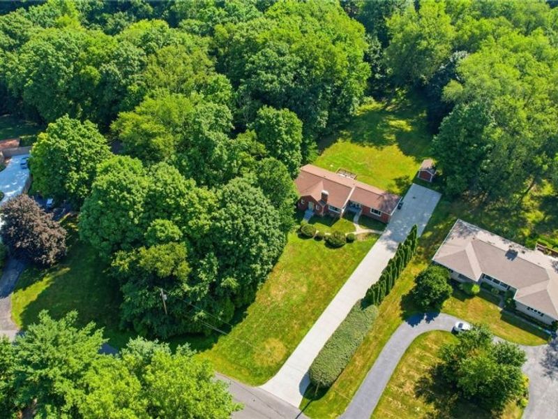 523 Rotunda Avenue, Akron, OH 44333 Photo 2
