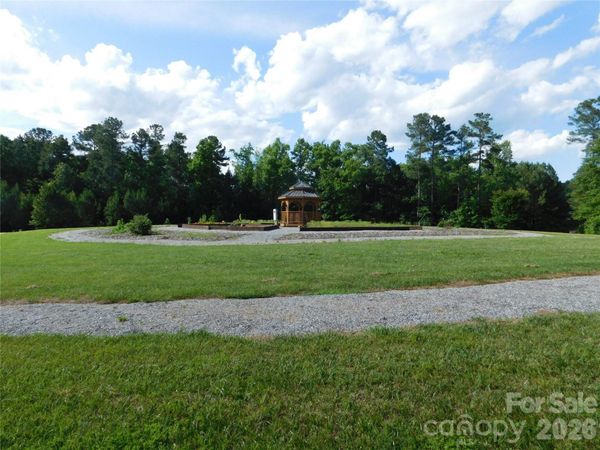 139 W Settings Boulevard NW, Valdese, NC 28690