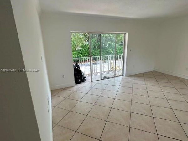 8601 SW 94th St, Unit 207W, Miami, FL 33156