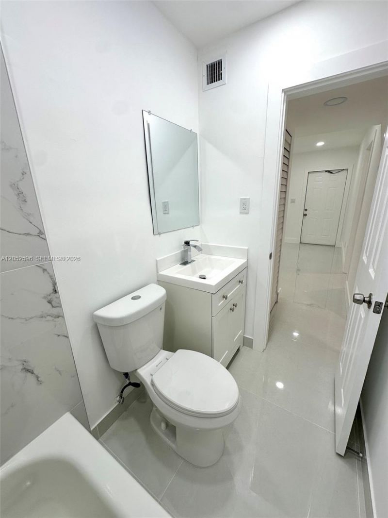 417 NW 7th Ter, Unit 2, Fort Lauderdale, FL 33311 Photo