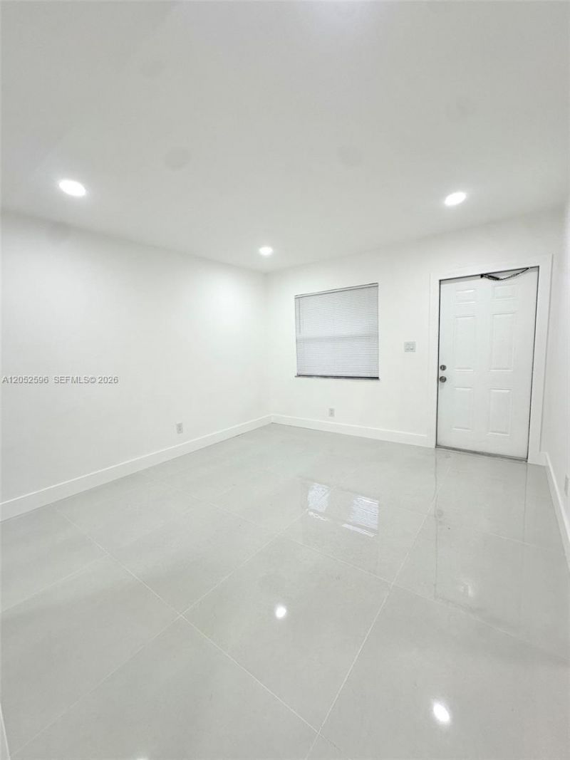 417 NW 7th Ter, Unit 2, Fort Lauderdale, FL 33311 Photo