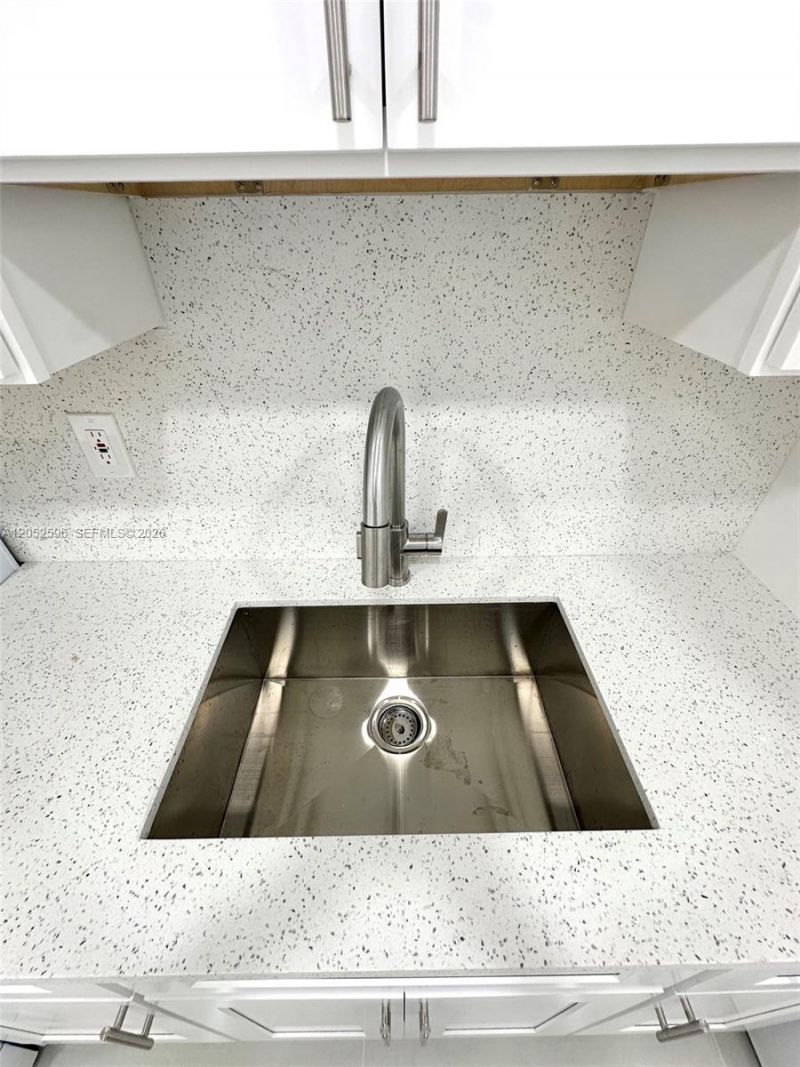 417 NW 7th Ter, Unit 2, Fort Lauderdale, FL 33311 Photo