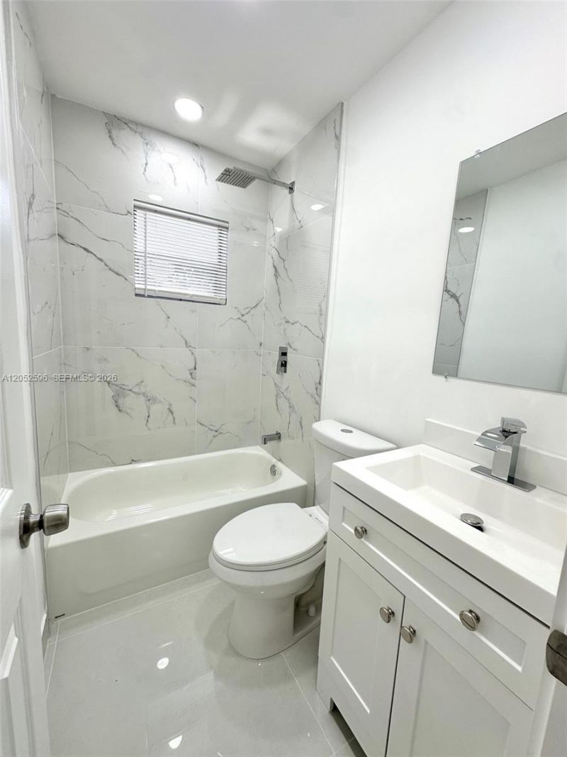 417 NW 7th Ter, Unit 2, Fort Lauderdale, FL 33311 Photo