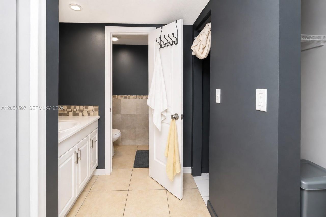 4848 NW 24th Ct , Unit 436, Lauderdale Lakes, FL 33313 Photo