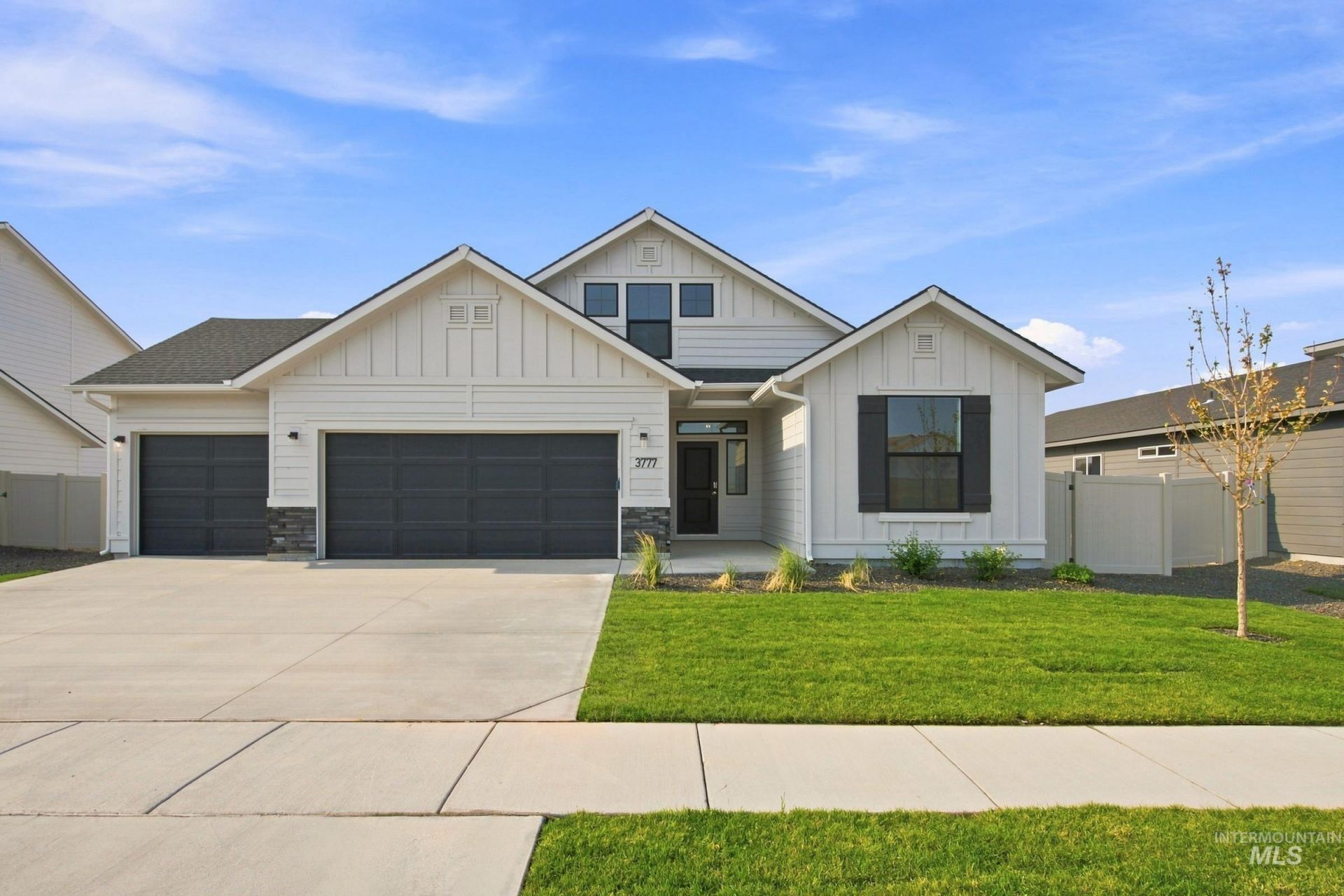 3777 E White Plains St, Nampa, ID 83686 Main Photo