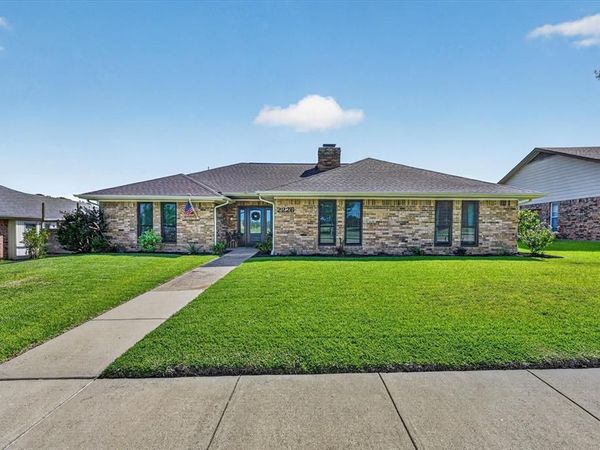 2226 Carmel Drive, Carrollton, TX 75006