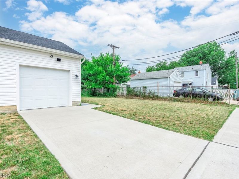 21451 Wilmore Avenue, Euclid, OH 44123 Photo 6