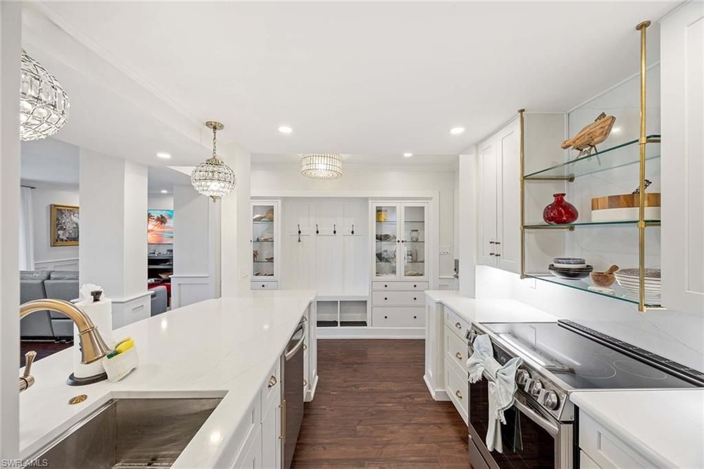 555 Park Shore Dr , Unit B408, Naples, FL 34103 Photo