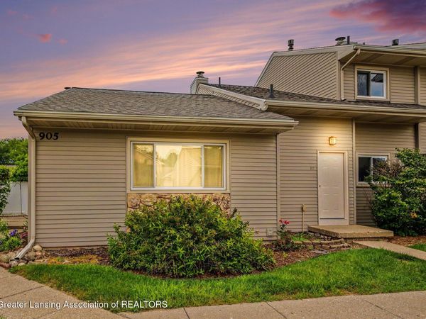905 Registry Drive, Grand Ledge, MI 48837