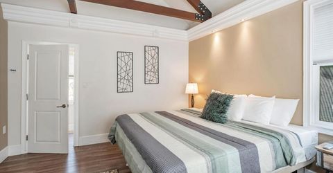 303 W St, Sacramento, CA 95818 Photo