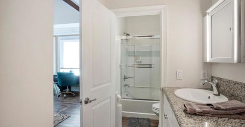 303 W St, Sacramento, CA 95818 Photo