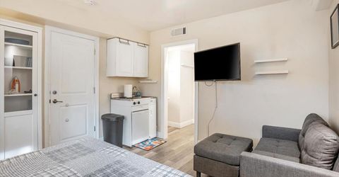 303 W St, Sacramento, CA 95818 Photo