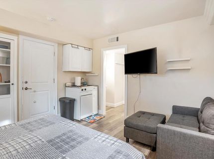 303 W St, Sacramento, CA 95818 Photo