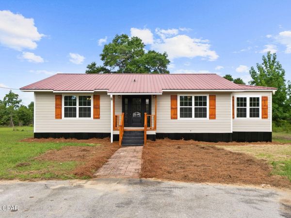 1025 Edison Avenue , Alford, FL 32420