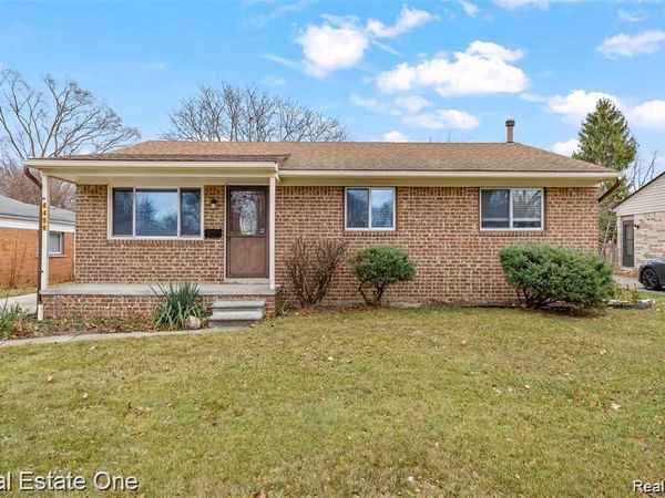 8456 Robindale Street , Dearborn Heights, MI 48127